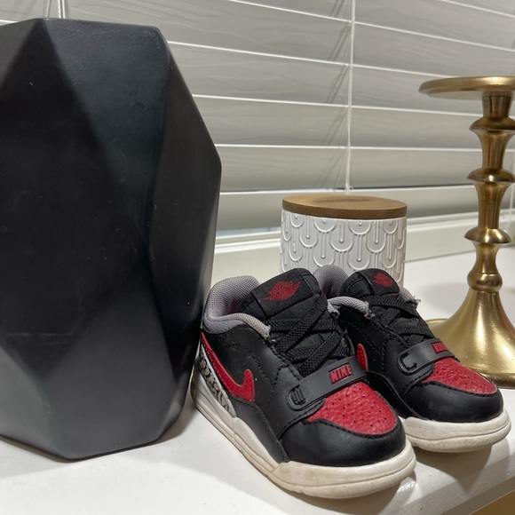 EUC Infant Size 4 Jordan’s - Picture 1 of 3